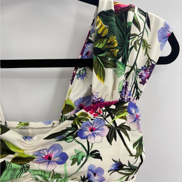 Magic suit miracle suit Natalie one piece modern romance floral bathing suit 8 - Picture 6 of 15